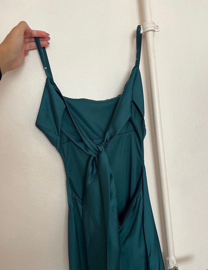zümrüt yeşili Saten Uzun Askılı Elbise - Görsel 3