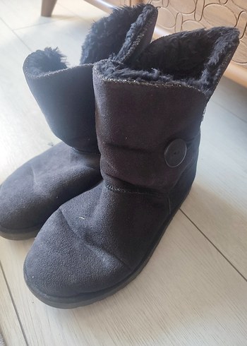 Kahverengi Süet Tokalı Kadın Botları
