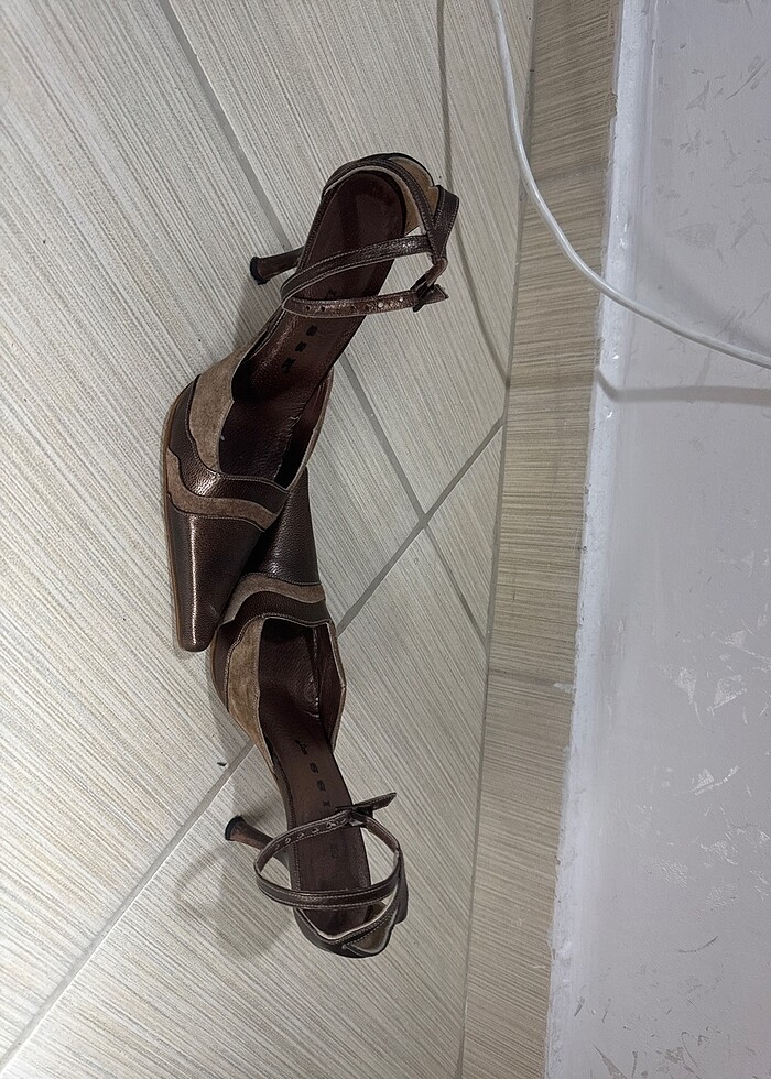 Vintage süet detaylı topuklu ayakabı - Görsel 4