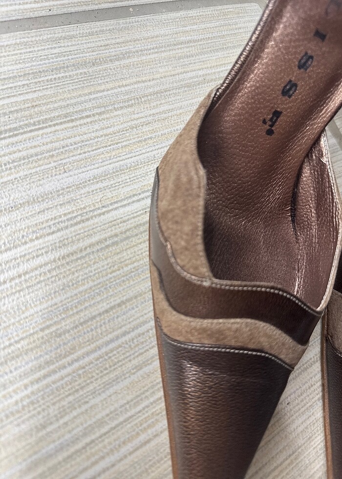 Vintage süet detaylı topuklu ayakabı - Görsel 2