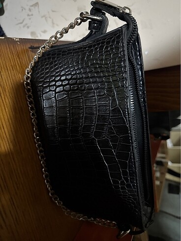 Siyah çanta - Görsel 2