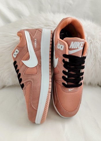 Nike Pembe Bağcıklı Kadın Spor Ayakkabı