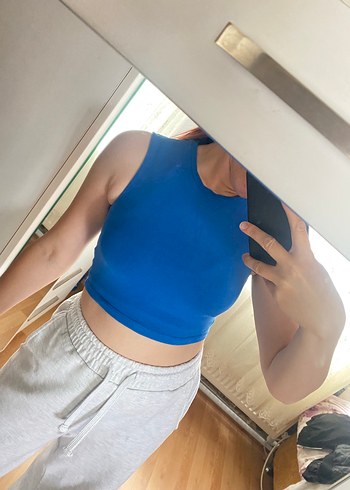 Trendyol & Milla Mavi Yüksek Yakalı Kolsuz Crop Top