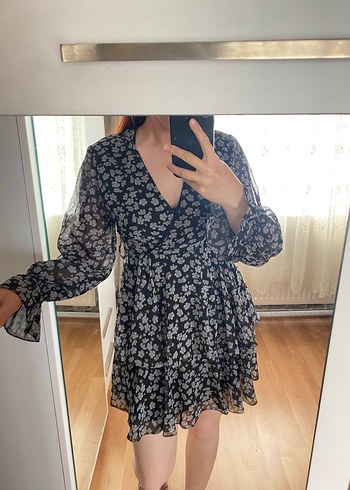 xs Beden V Yaka Şifon Midi Elbise