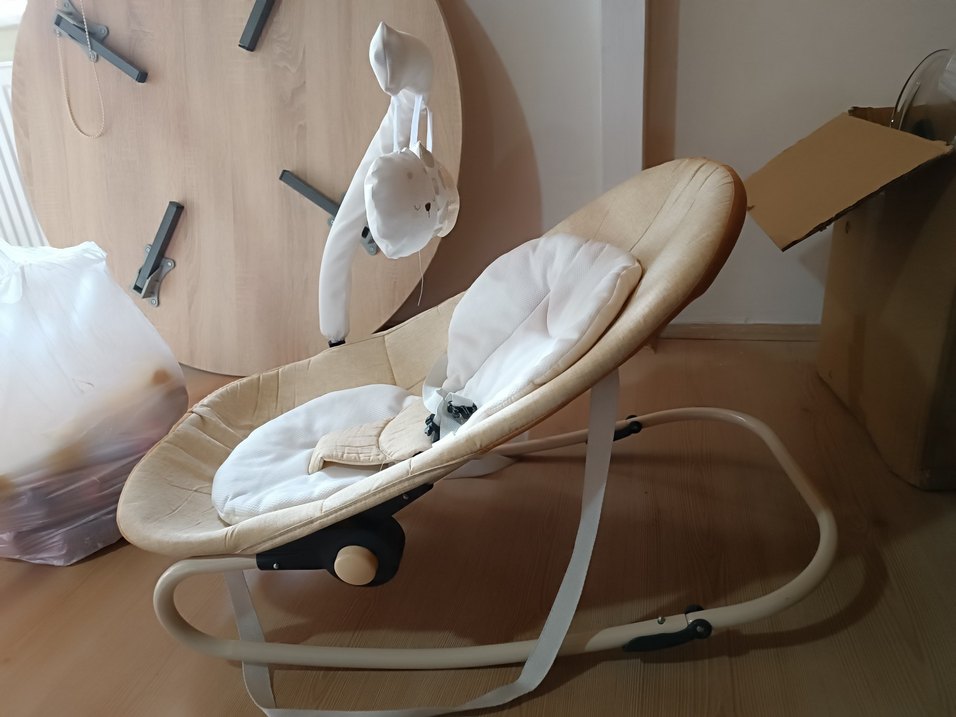 Beyaz Bebek Beşiği ve Sallanır Koltuk - Görsel 2