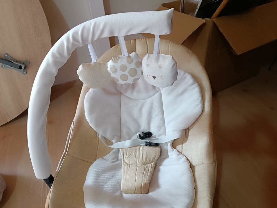 Beyaz Bebek Beşiği ve Sallanır Koltuk - Görsel 3