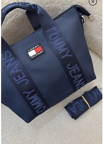 Tommy Jeans Mavi Fermuarlı Kadın Çanta
