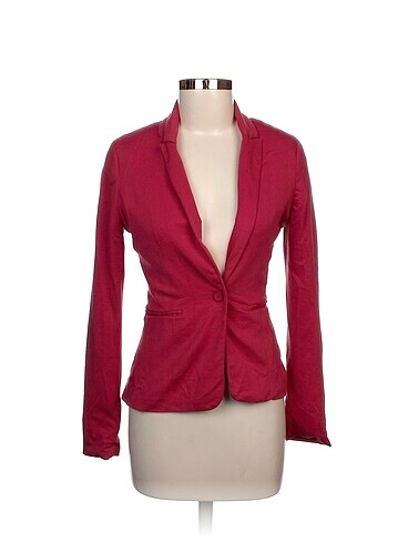 Bershka Blazer %70 İndirimli.