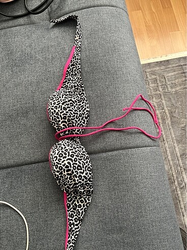 Bikini üstü