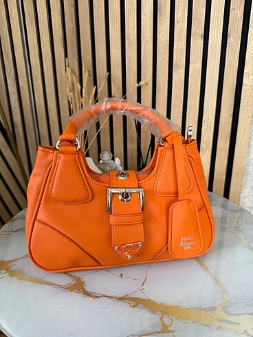 Prada Prada turuncu
