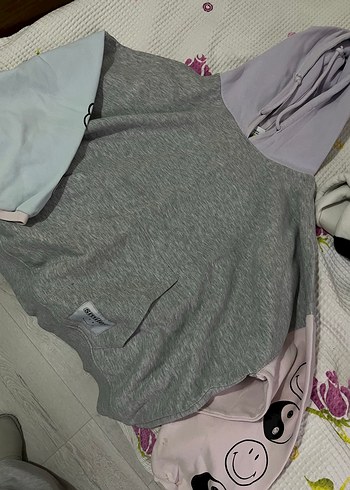 Gri Kapüşonlu Sweatshirt