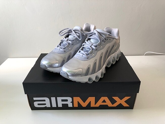 Nike DN8 Metalik Spor Ayakkabı - Görsel 2