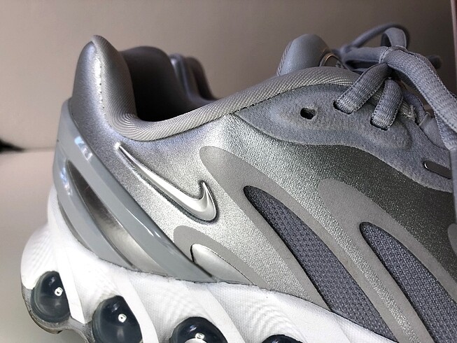 Nike DN8 Metalik Spor Ayakkabı - Görsel 6