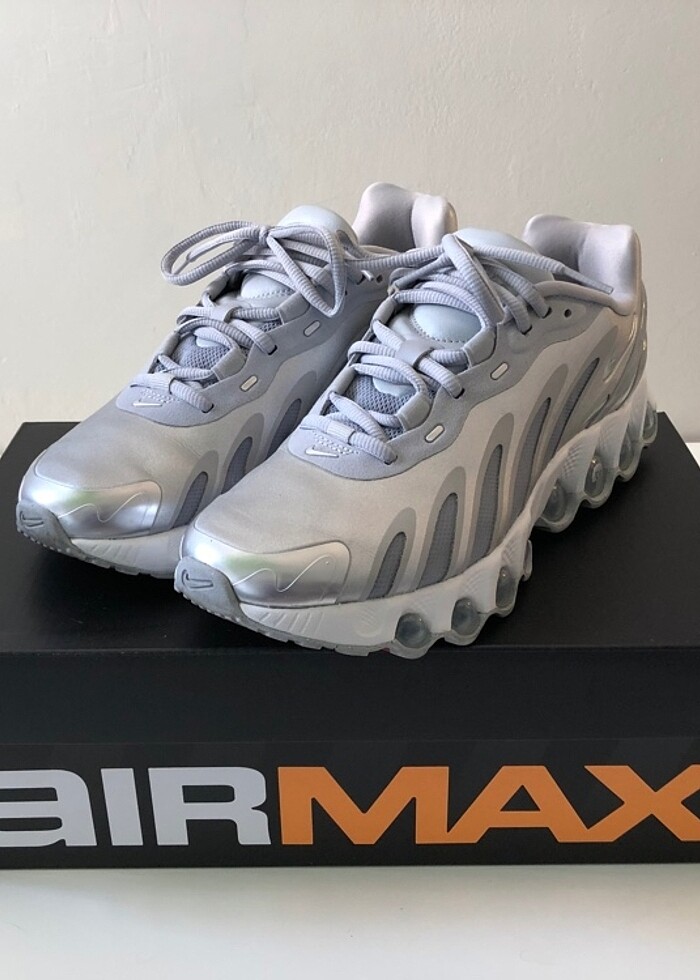 Nike DN8 Metalik Spor Ayakkabı - Görsel 2