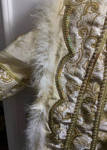 Çocuklar için Altın İşlemeli Sünnet Takımı - Görsel 4