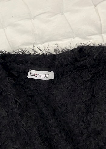 Siyah Tüylü Kadın Yün Kazak - Görsel 2