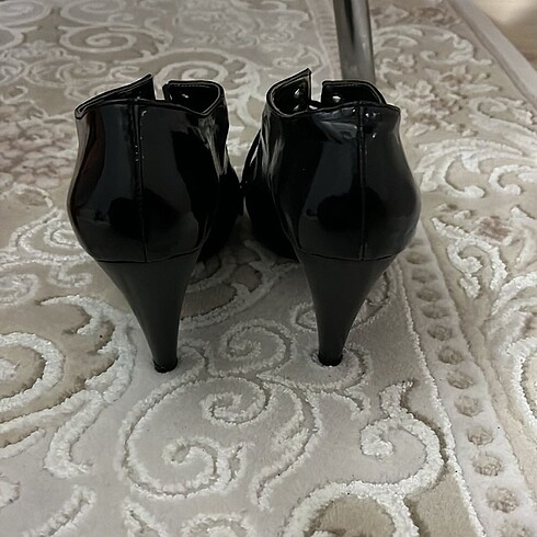 39 Beden Bağcık Modelli Topuklu Ayakkabı