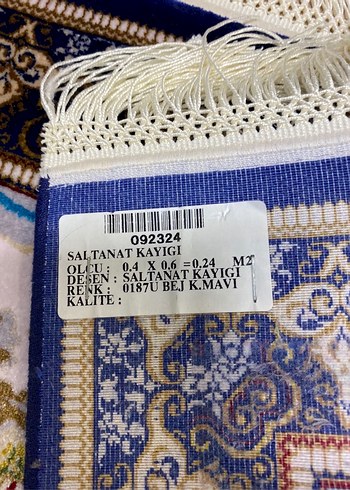 Diğer Mavi İşlemeli Geleneksel Halı