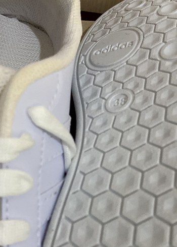 38 Beden beyaz Renk Beyaz Adidas Kadın Spor Ayakkabı