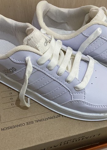 38 Beden Beyaz Adidas Kadın Spor Ayakkabı