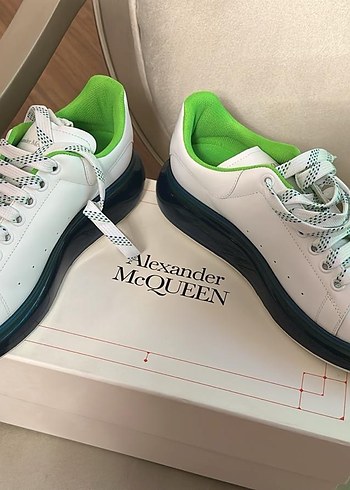 Alexander McQueen 42