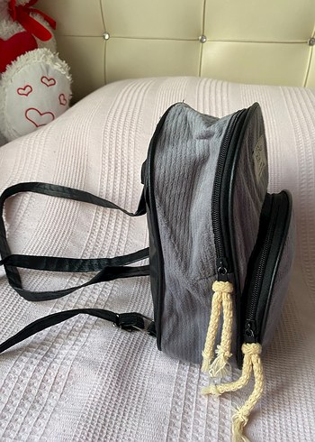 Gri Nakışlı Kadın Sırt Çantası - Görsel 2