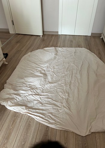 Bej rengi iki adet lastikli çarşaf