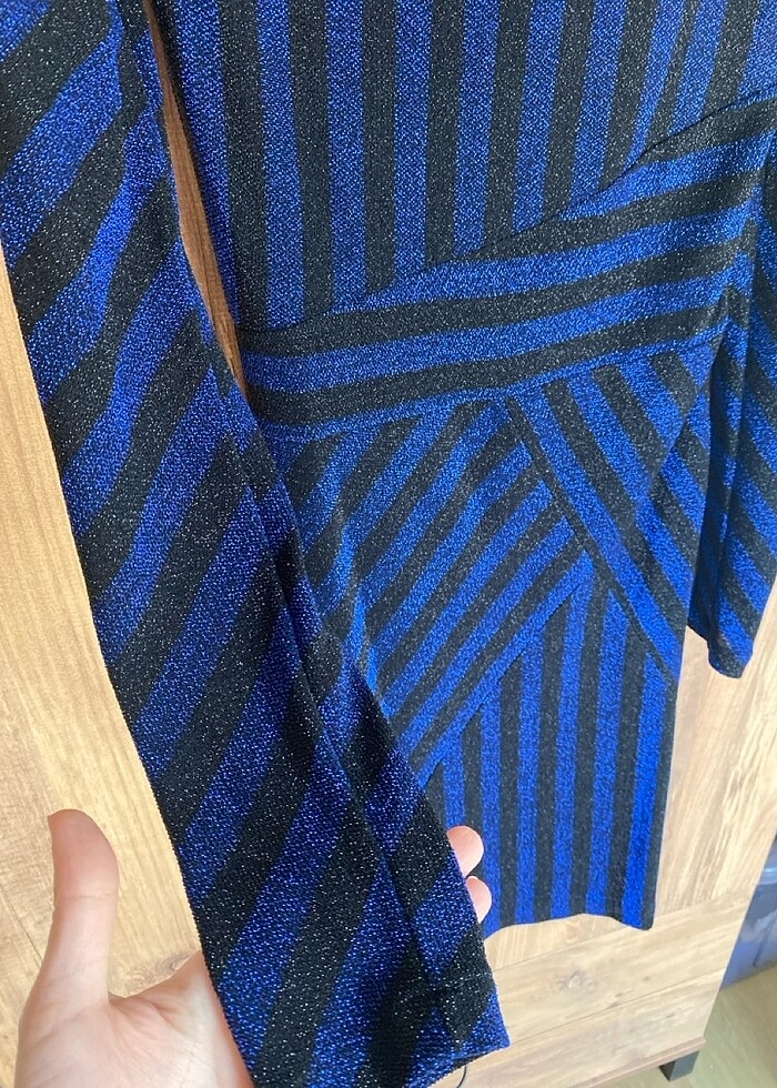 Işıltılı kokteyl elbisesi - Görsel 3