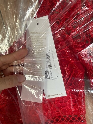 Kırmızı abiye elbise - Görsel 3