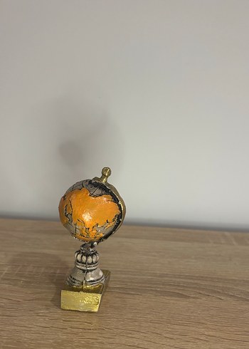 Altın ve Gri Dünya Küre Figürin - Görsel 2