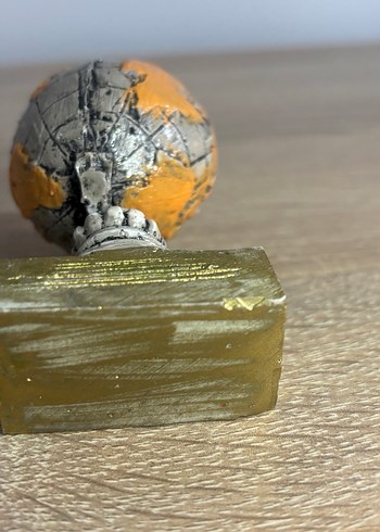 Altın ve Gri Dünya Küre Figürin - Görsel 5