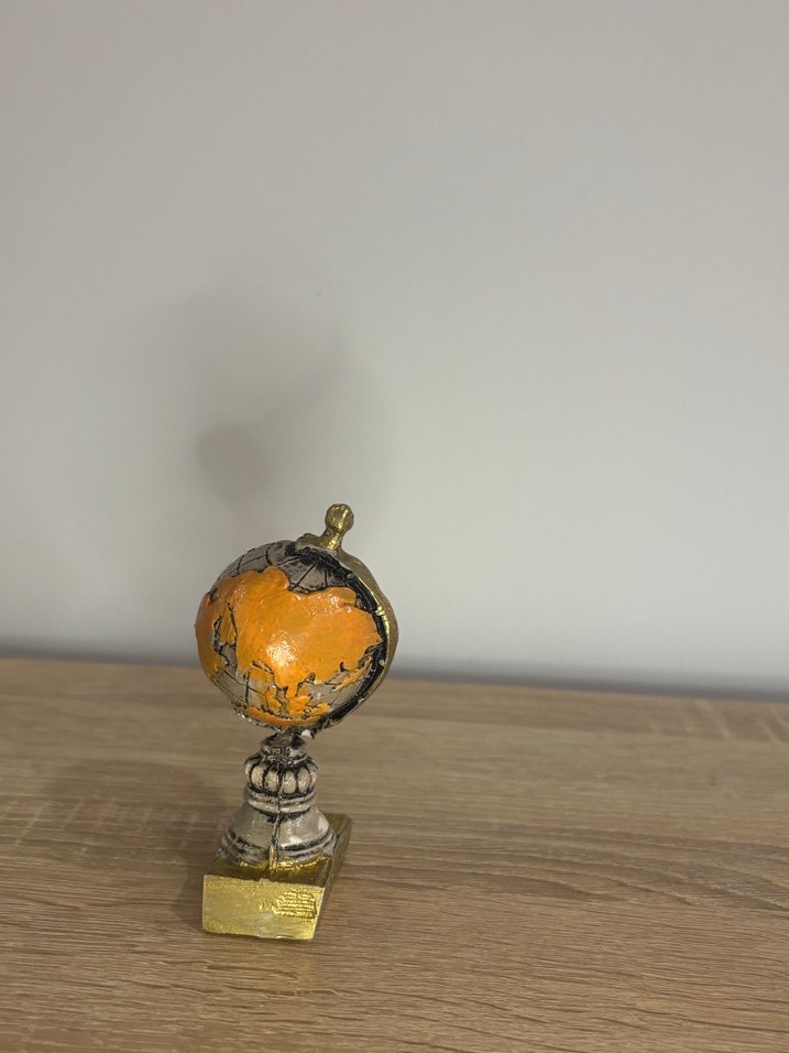 Altın ve Gri Dünya Küre Figürin - Görsel 2