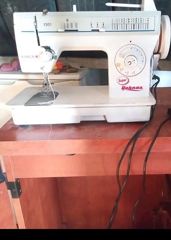 Beyaz Singer 1301 Dikiş Makinesi