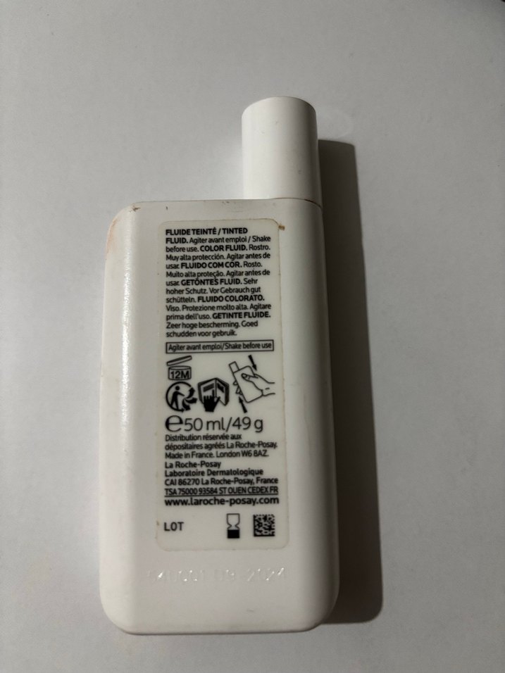 La Roche-Posay Anthelios UVMune 400 SPF 50+ Tonlu Sıvı - Görsel 4