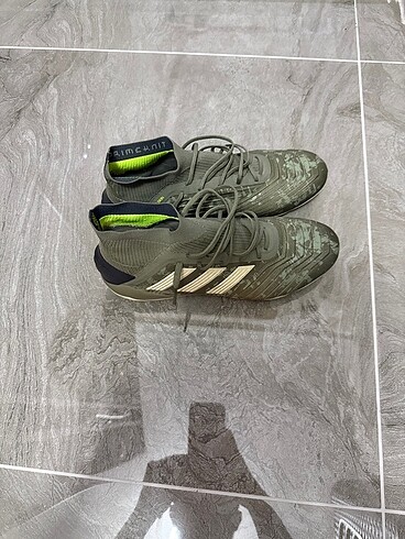 Tam prof adidas predator krampon