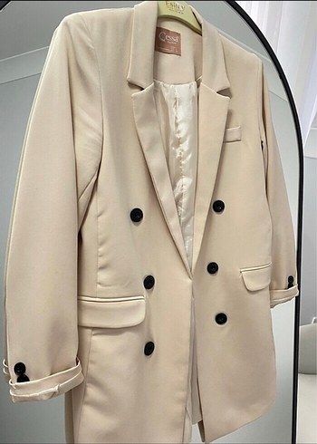 Diğer Bej Düğmeli Kadın Blazer Ceket
