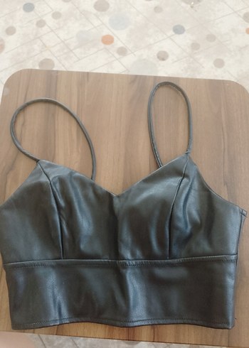 Siyah Deri V Yaka Strappy Bustiyer