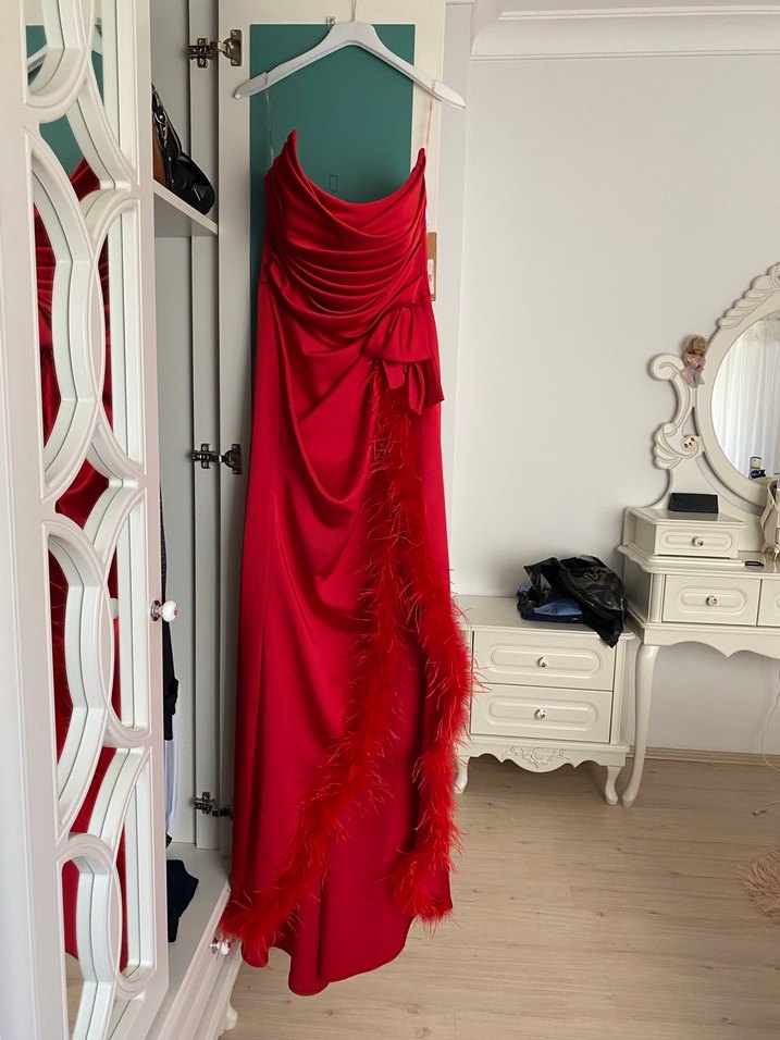 Kırmızı Drapeli Straplez Uzun Abiye Elbise - Görsel 2