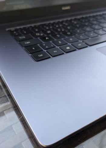 TEMİZ HUAWEİ MATEBOOK D15/RYZEN 5/8GB/512GB M2/1GB RX VEGA EK.K. - Görsel 6