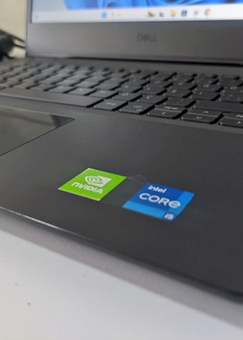 TERTEMİZ DELL VOSTRO 3400/İ5 11.NES/16GB DDR4/512GB M2/2GB MX330 - Görsel 3