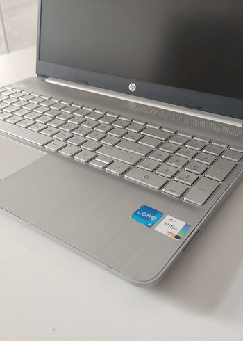 TERTEMİZ HP 15/ İ5 11.NESİL/8GB DDR4/256GB M2 SSD/BAT. ÇOK İYİ - Görsel 3