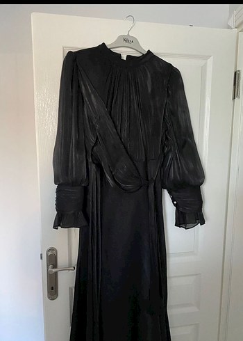 Siyah Parlak Uzun Kollu Gotik Kadın Elbise - Görsel 3