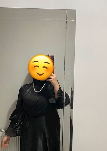 Siyah Parlak Uzun Kollu Gotik Kadın Elbise