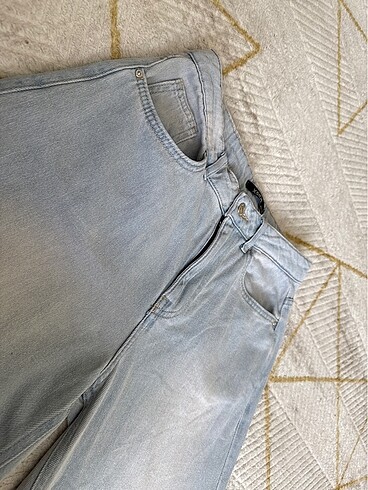 LC Waikiki Bayt jean