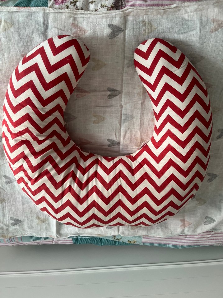 Kırmızı Zigzag Desenli Emzirme ve Hamile Yastığı - Görsel 2