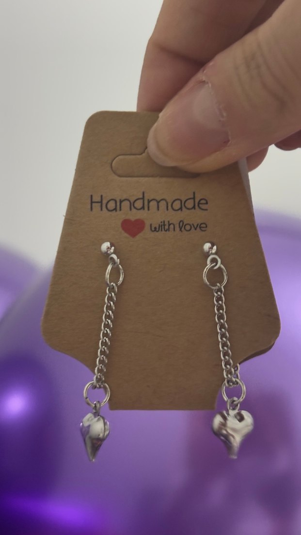 Zincir Detaylı Gri Kalp Küpe - Görsel 4