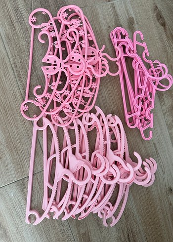 Pembe Renkli Askı Seti