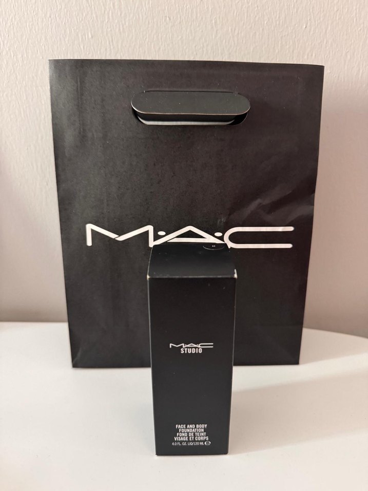 MAC Studio Kadın fondöten - Görsel 2