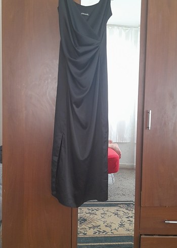 Siyah Drapeli Saten Uzun V Yaka Kadın Elbise