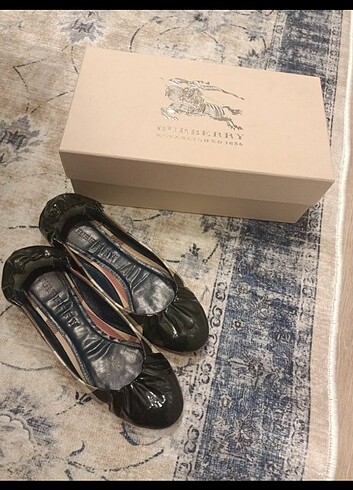 37 Beden siyah Renk Burberry babet 